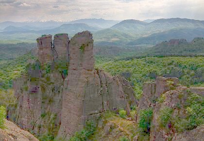 <p>Double tourists in Belogradchik expected this year compared to last<br />This was announced at a meeting of the Civil Council of the Municipality - Mayor Emil Tsankov. Estimates are that this year in Belogradchik rocks will be visited by about 200 000 people, which is twice more than in the past tourist season.<br />The National campaign for the nomination of Belogradchik rocks for a new seven natural wonders of the world will contribute to the increased flow of tourists in the municipality.<br />According to Tsankov , this requires urgent construction of new parking lots in the city.<br />More than 15 national media reflected the nomination of Belogradchik rocks, which are now first in the category "Caves, rock formations and valleys.<br />Until now for the natural phenomenon  have voted more than 3.5 million people in the country and Australia, New Zealand, South Africa, USA, Canada, China, Russia, Ukraine, Hungary and others.<br />In the area of the village Rabisha, near to cave "Magura" will begin construction of three new hotel and holiday village this year -specified by the municipality.</p><p> </p>